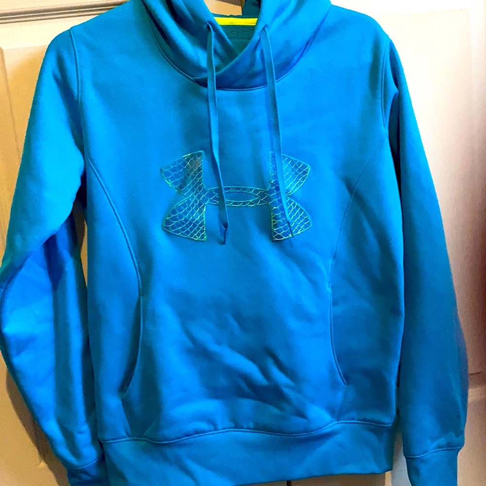 Woman’s Small light blue Under-armor sweatshirt